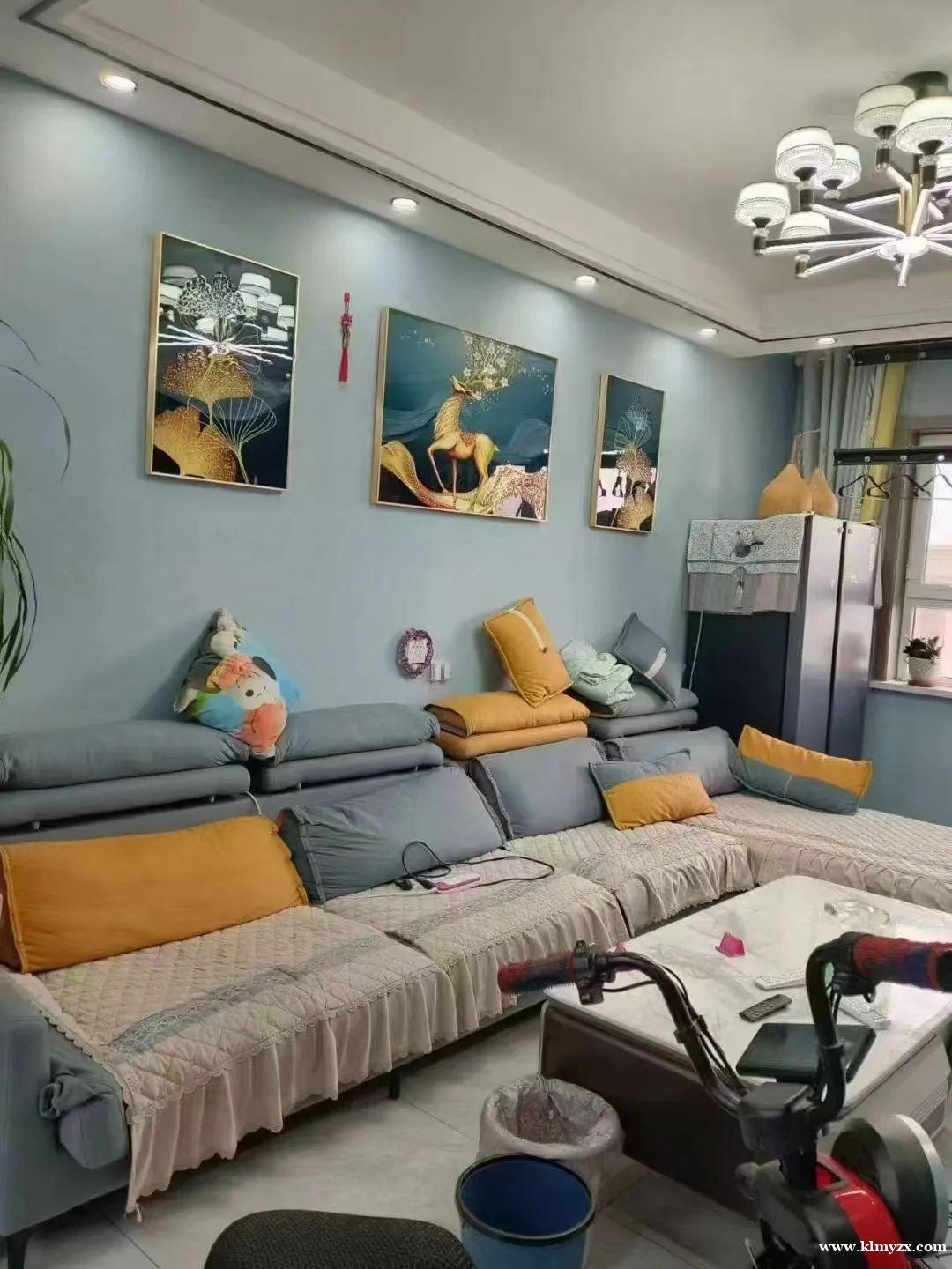 五家渠君豪绿园小区， 103平， 2室2厅1卫， 报价43万